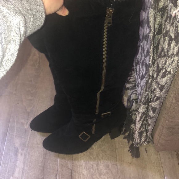 Black Boots - Picture 3 of 8